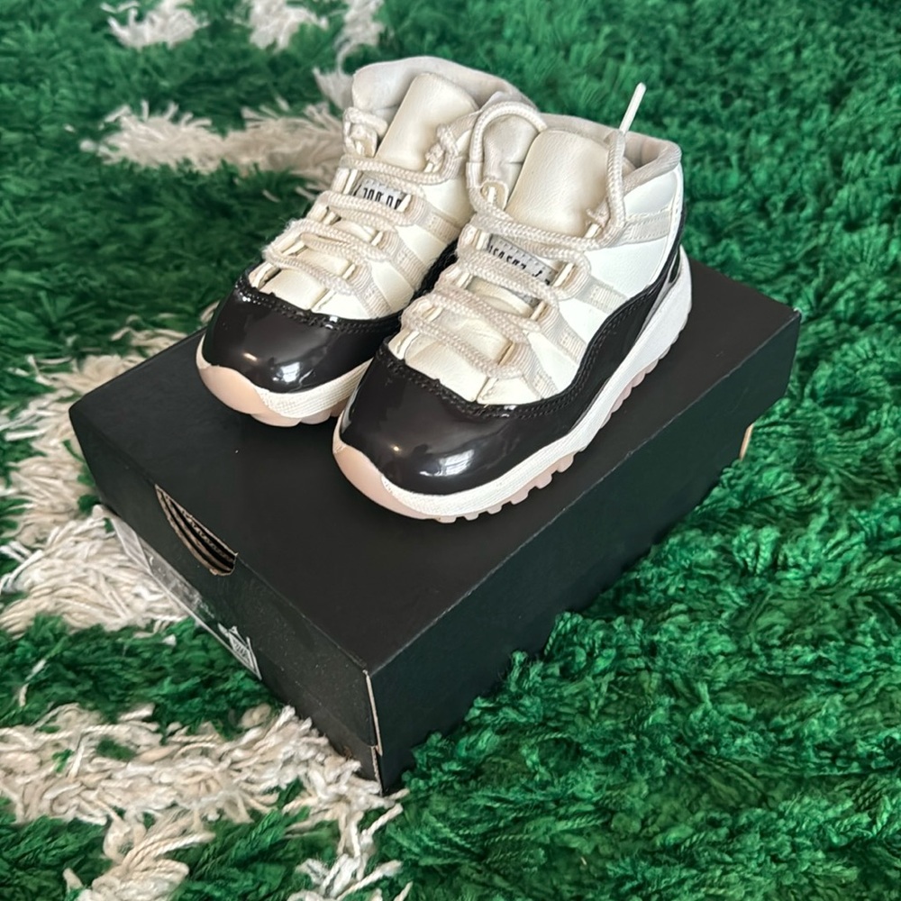 Jordan Retro 11 TD “Neapolitan”